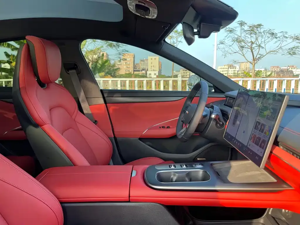 Xiaomi SU7 2025 из CN, фото 3