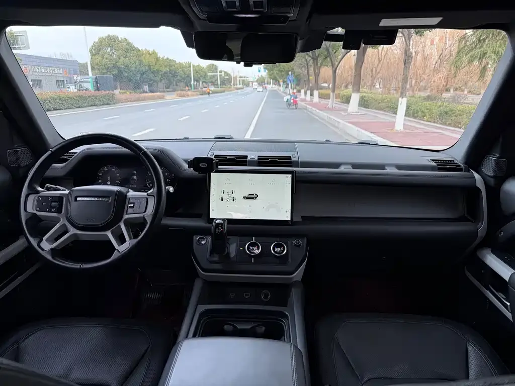 Land Rover Defender 2023 из CN, фото 2