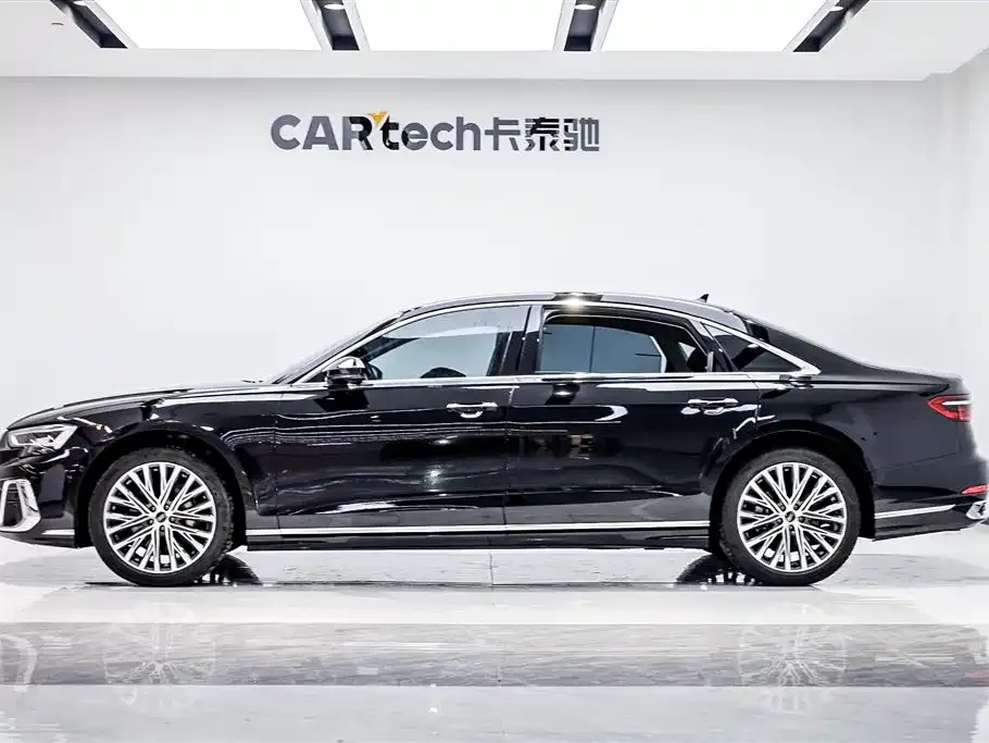 Audi A8 — фото 5