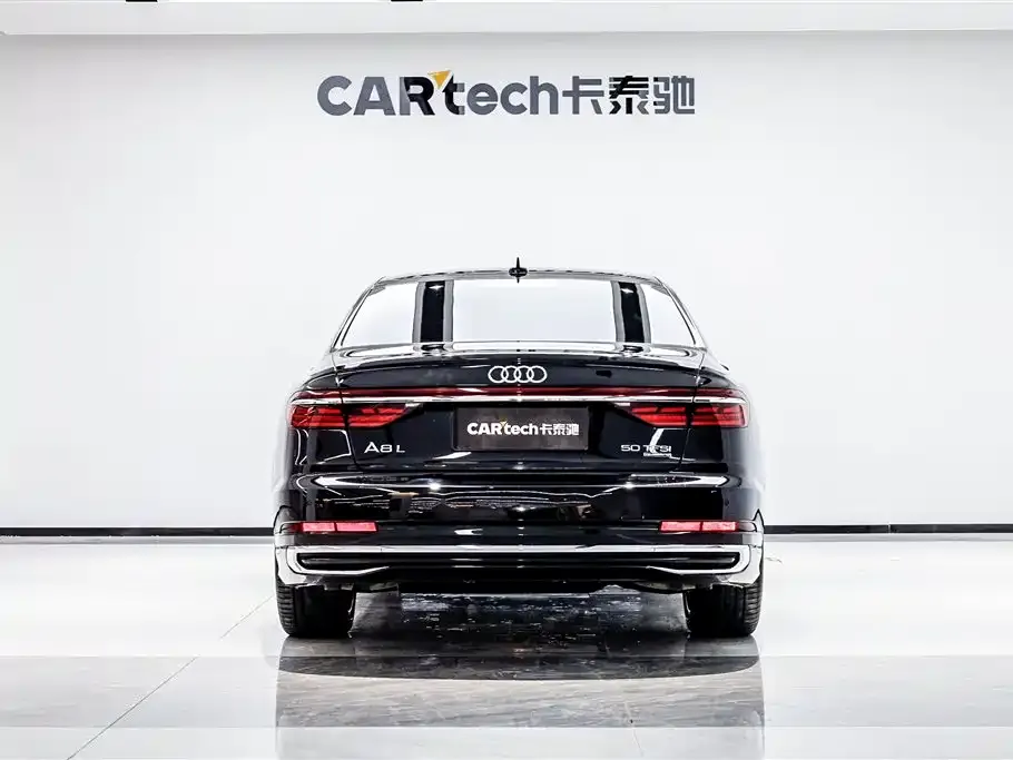 Audi A8 — фото 2