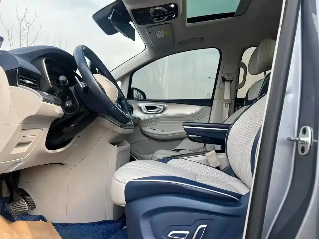 Roewe iMAX8 2021 из CN, фото 5