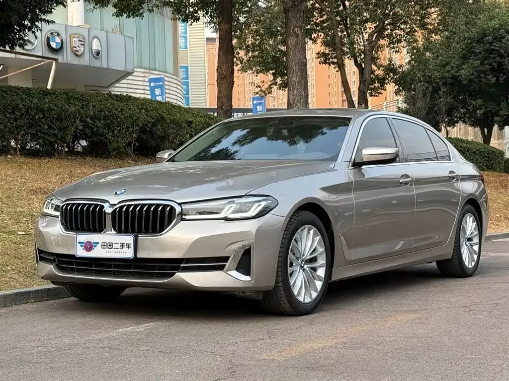 BMW 5 Series — фото 1