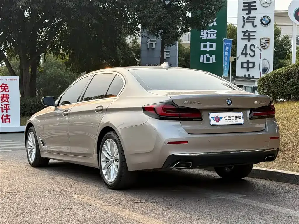 BMW 5 Series — фото 3