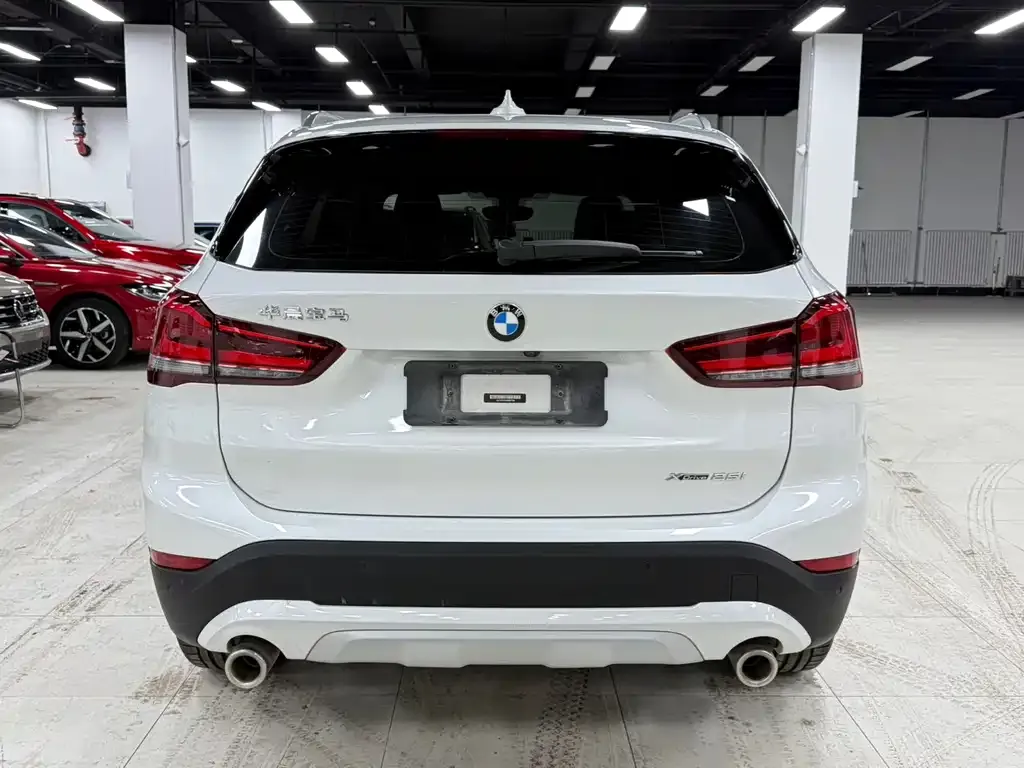 BMW X1 — фото 10