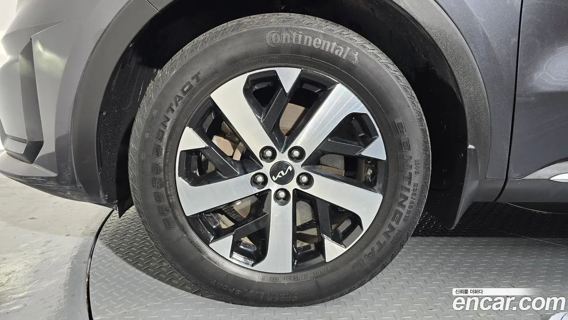Kia Sorento — фото 7