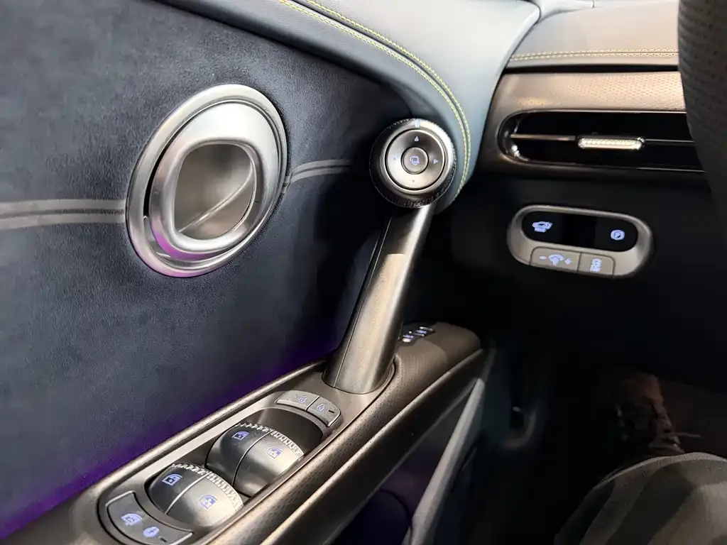 Genesis GV60 — фото 10