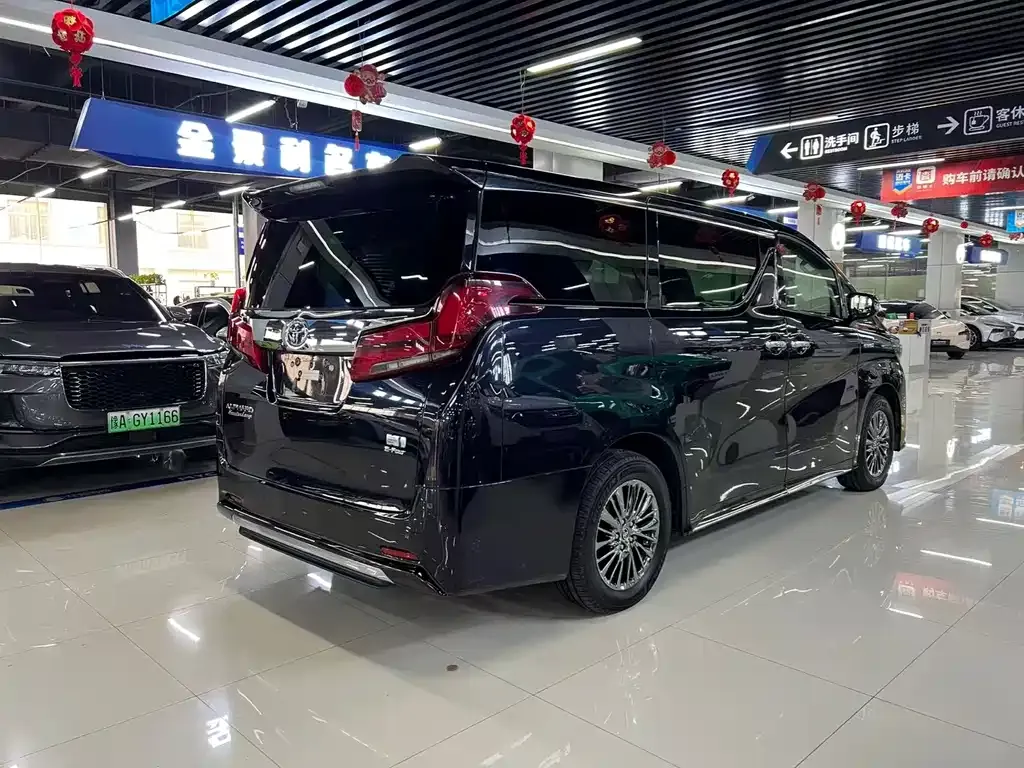 Toyota Alphard 2022 из CN, фото 5