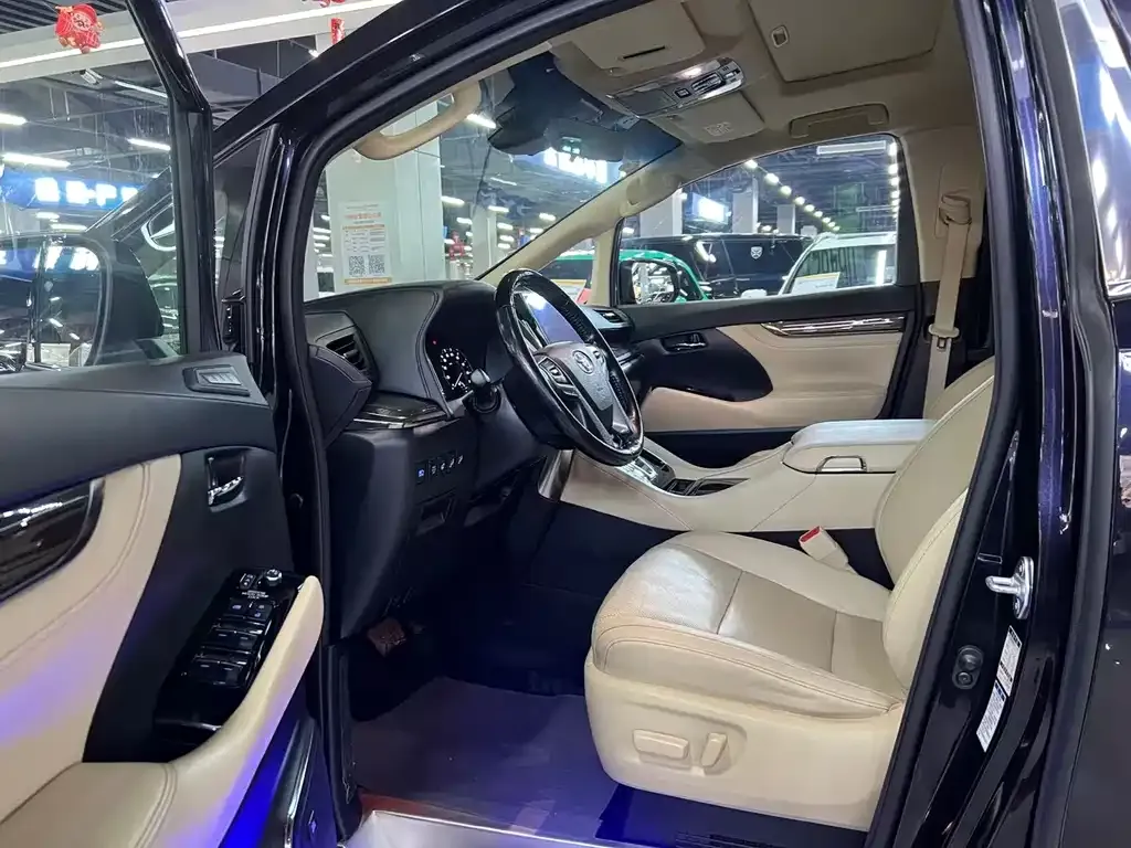 Toyota Alphard 2022 из CN, фото 10