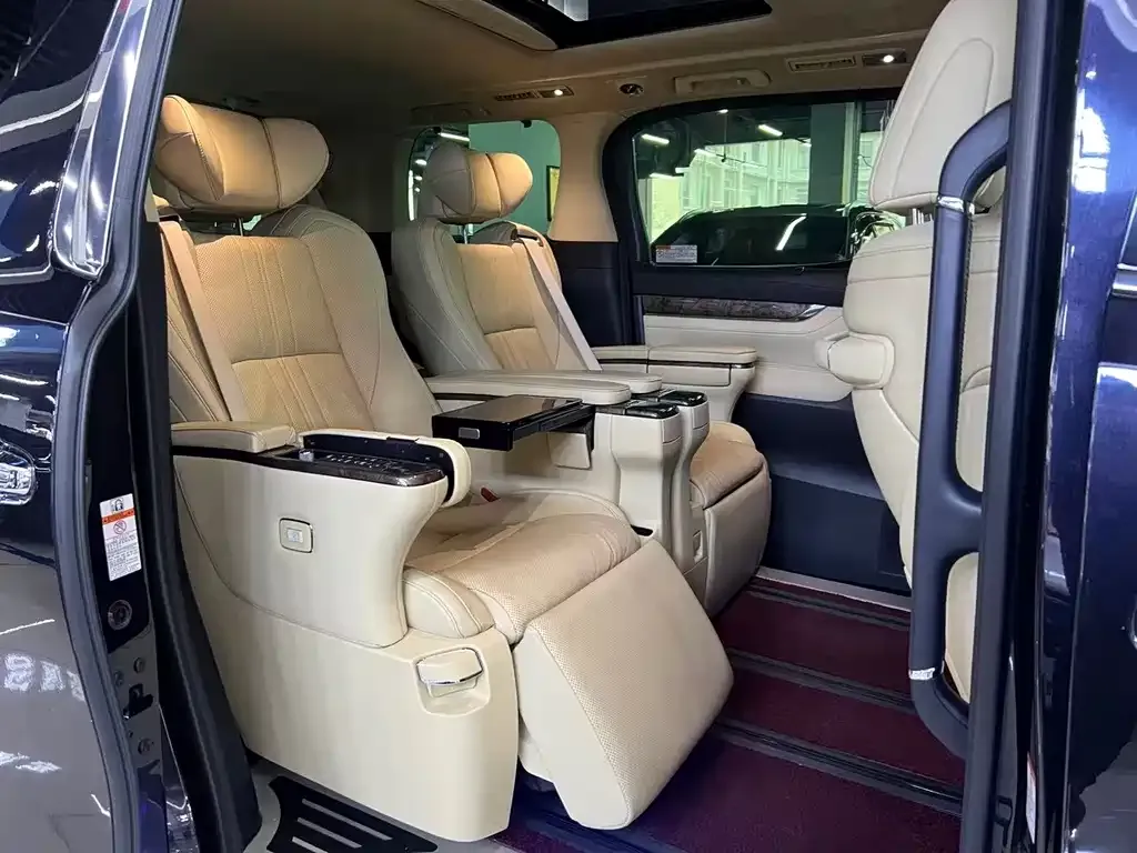 Toyota Alphard 2022 из CN, фото 4