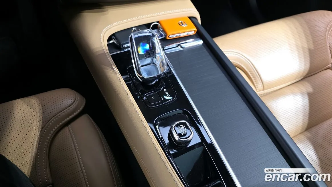 Volvo XC90 2023 из KR, фото 8
