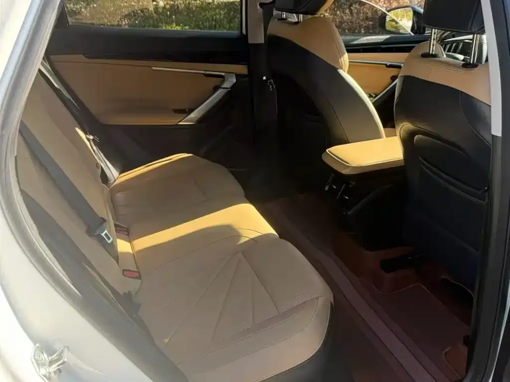 Geely Boyue L 2023 из CN, фото 2