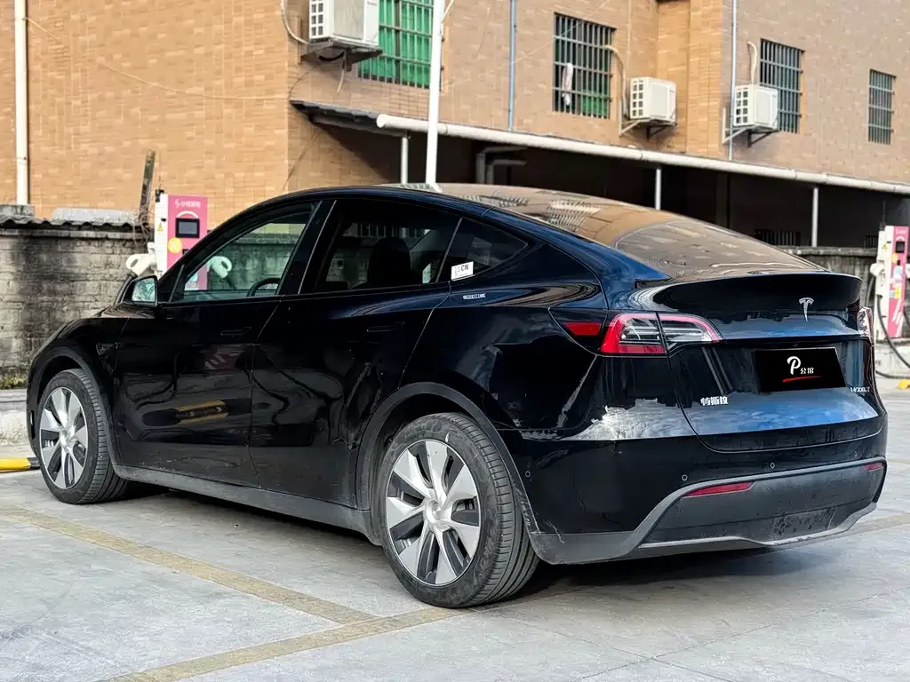 Tesla Model Y 2023 из CN, фото 7