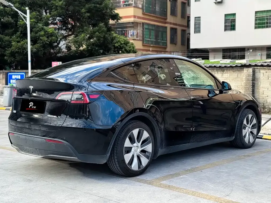 Tesla Model Y 2023 из CN, фото 3