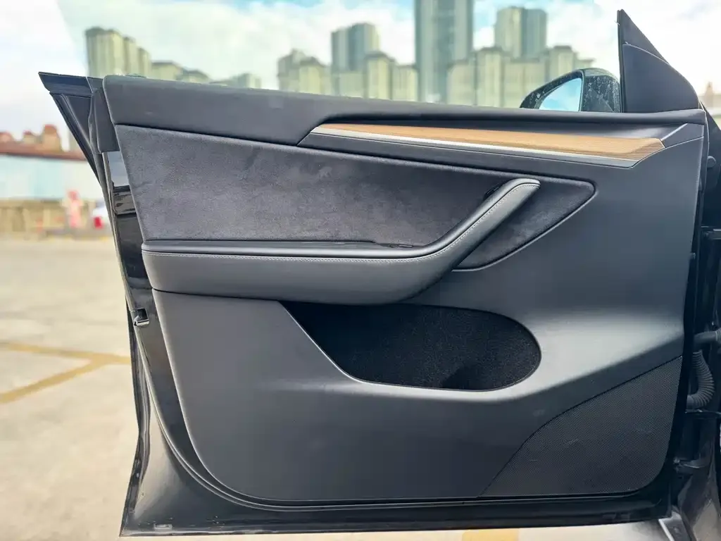 Tesla Model Y 2023 из CN, фото 5