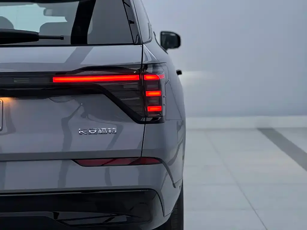 Ford Edge — фото 3