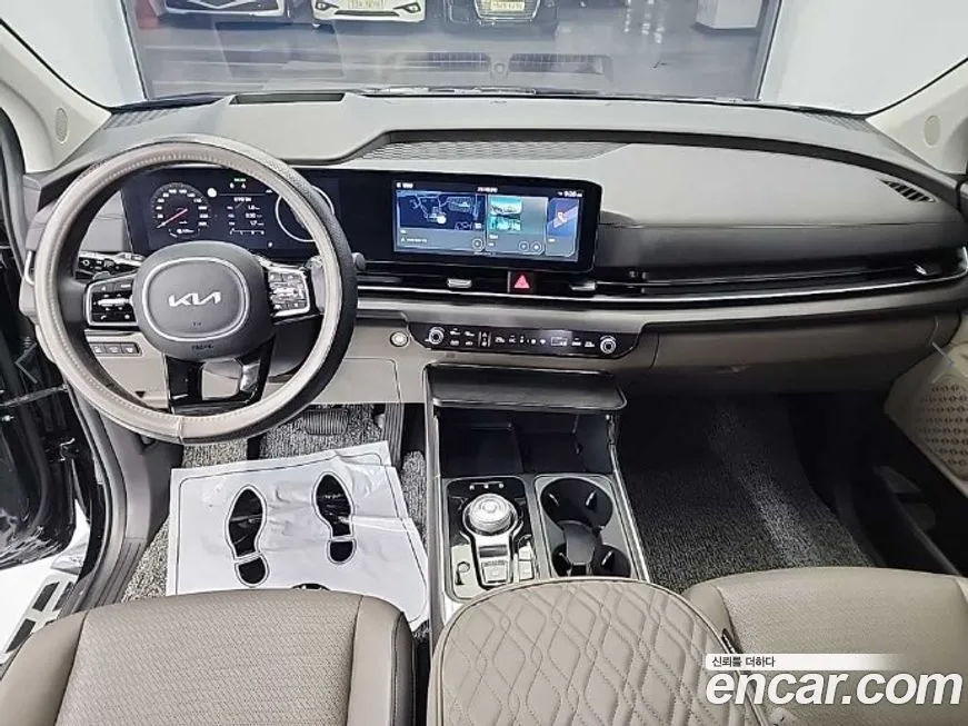 Kia Carnival — фото 10