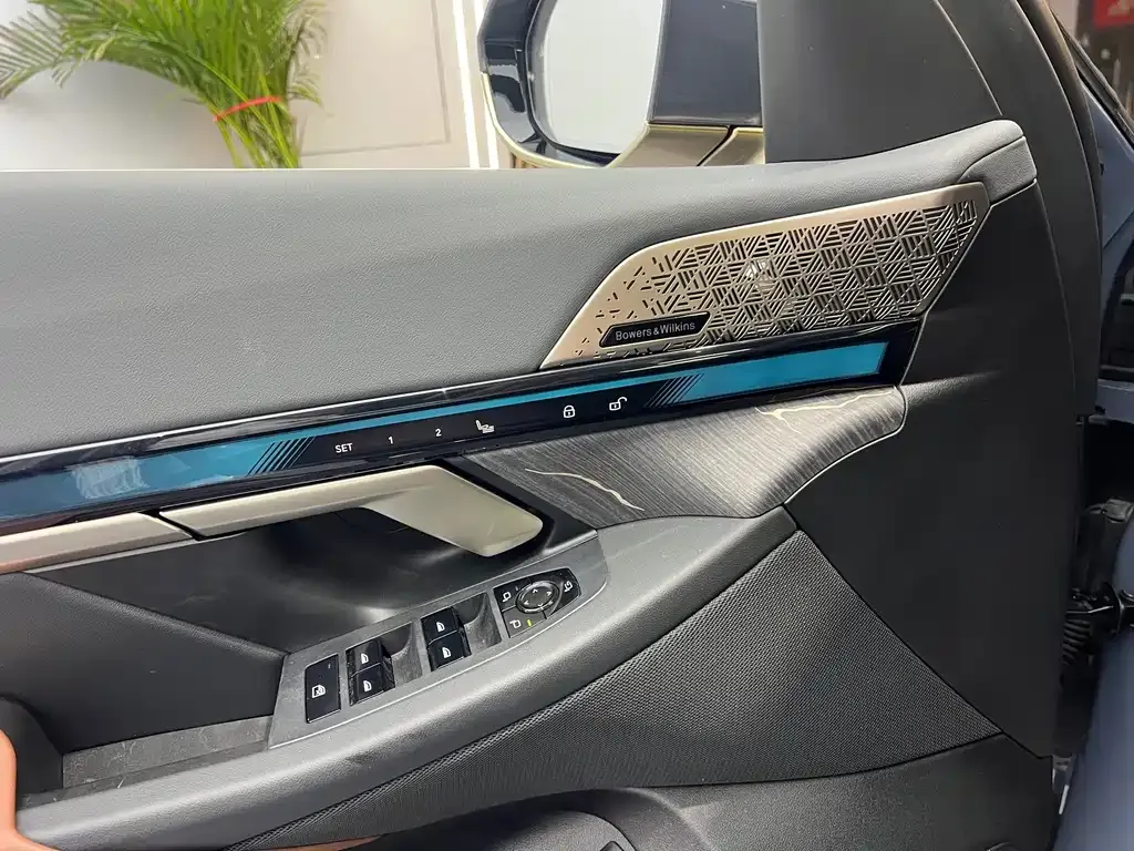 BMW 5 Series 2024 из CN, фото 6