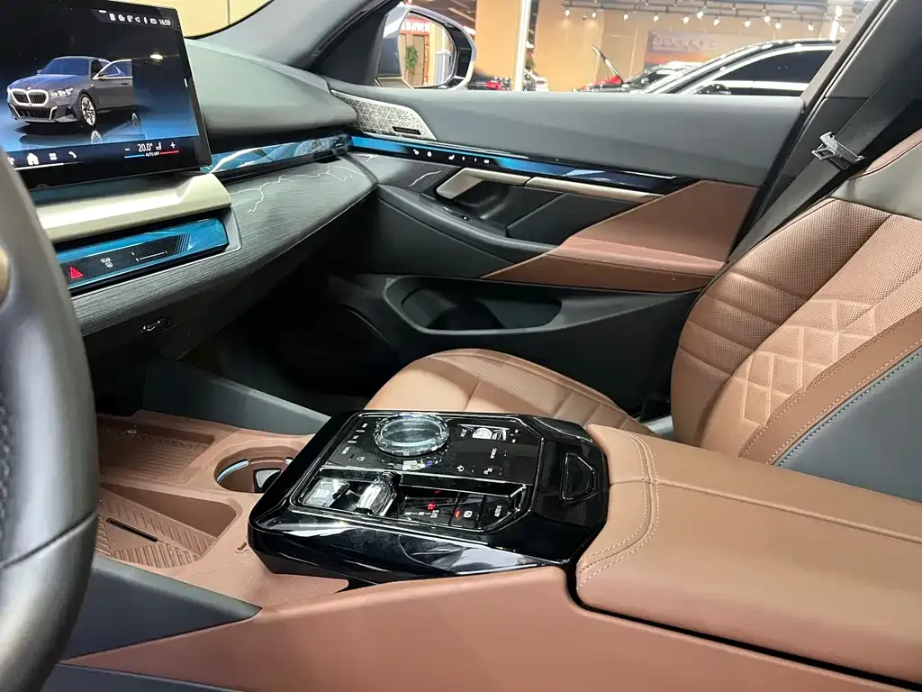 BMW 5 Series 2024 из CN, фото 5