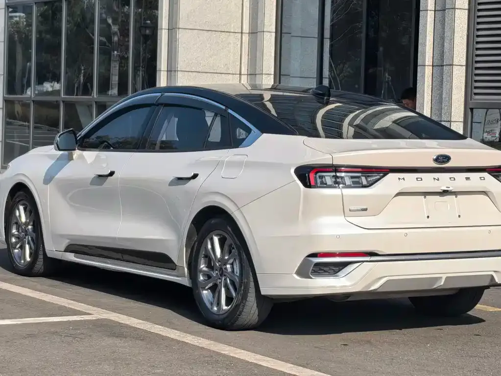 Ford Mondeo 2023 из CN, фото 4