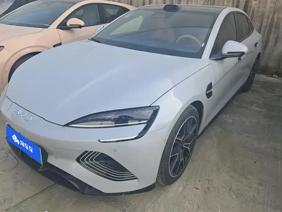 BYD Seal — фото 1