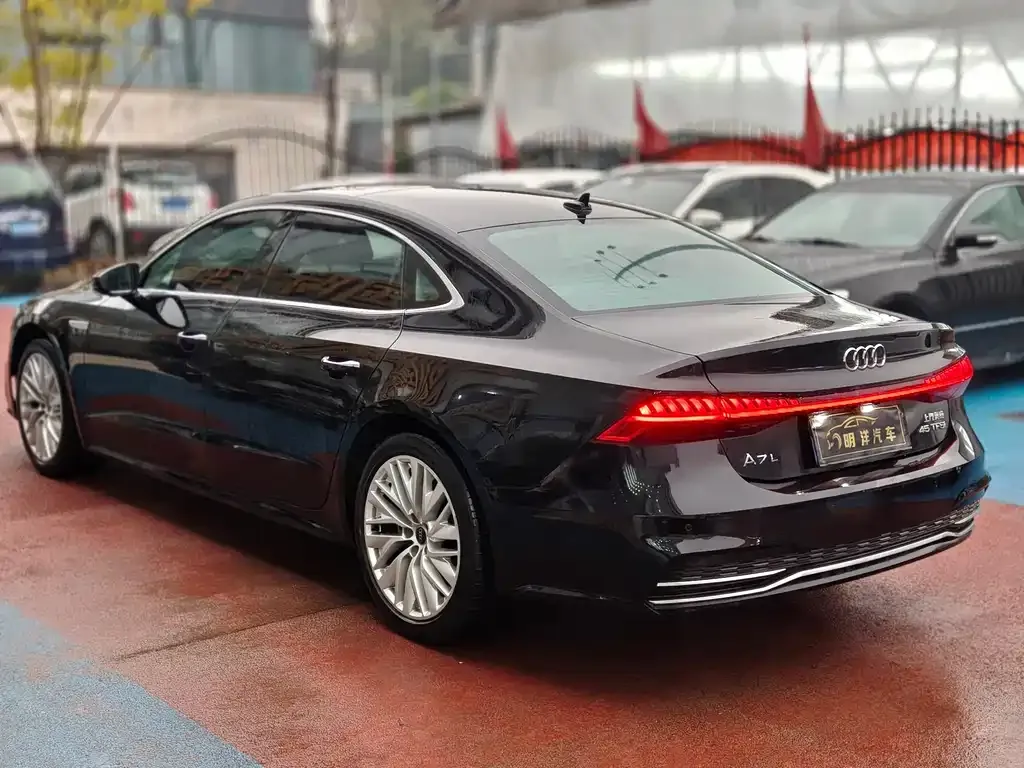 Audi A7L 2023 из CN, фото 2