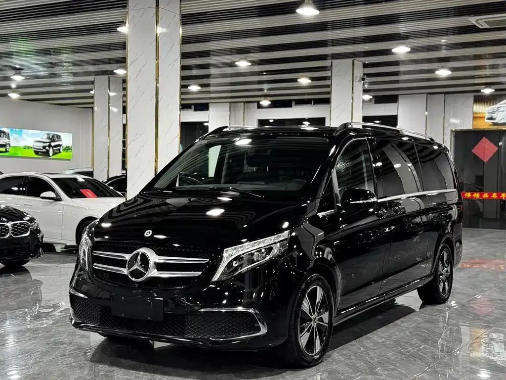 Mercedes-Benz V-Class — фото 1