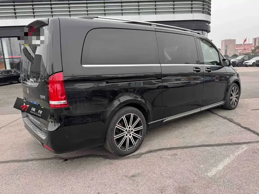 Mercedes-Benz V-Class 2023 из CN, фото 8