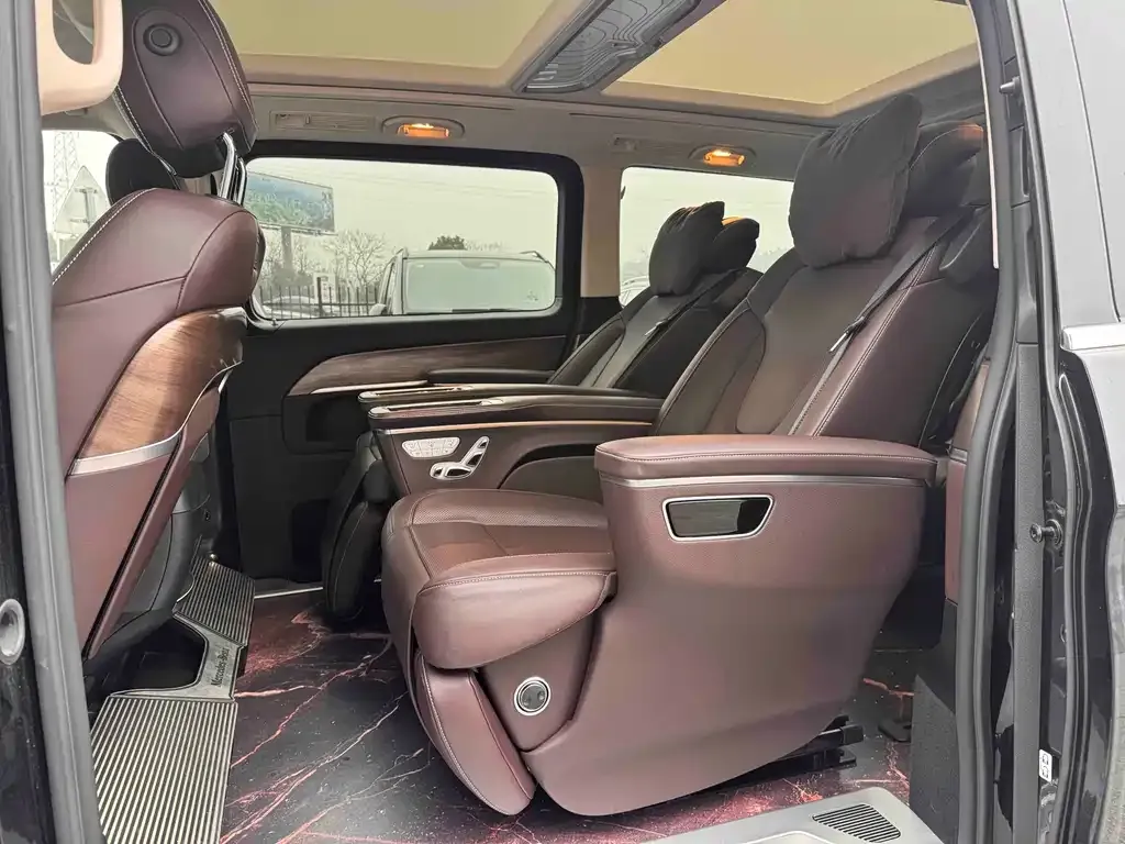 Mercedes-Benz V-Class 2023 из CN, фото 7