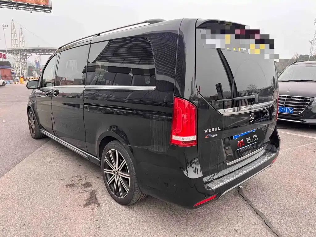 Mercedes-Benz V-Class 2023 из CN, фото 3