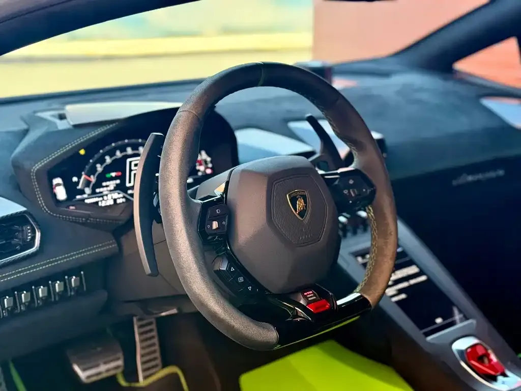 Lamborghini Huracan — фото 9