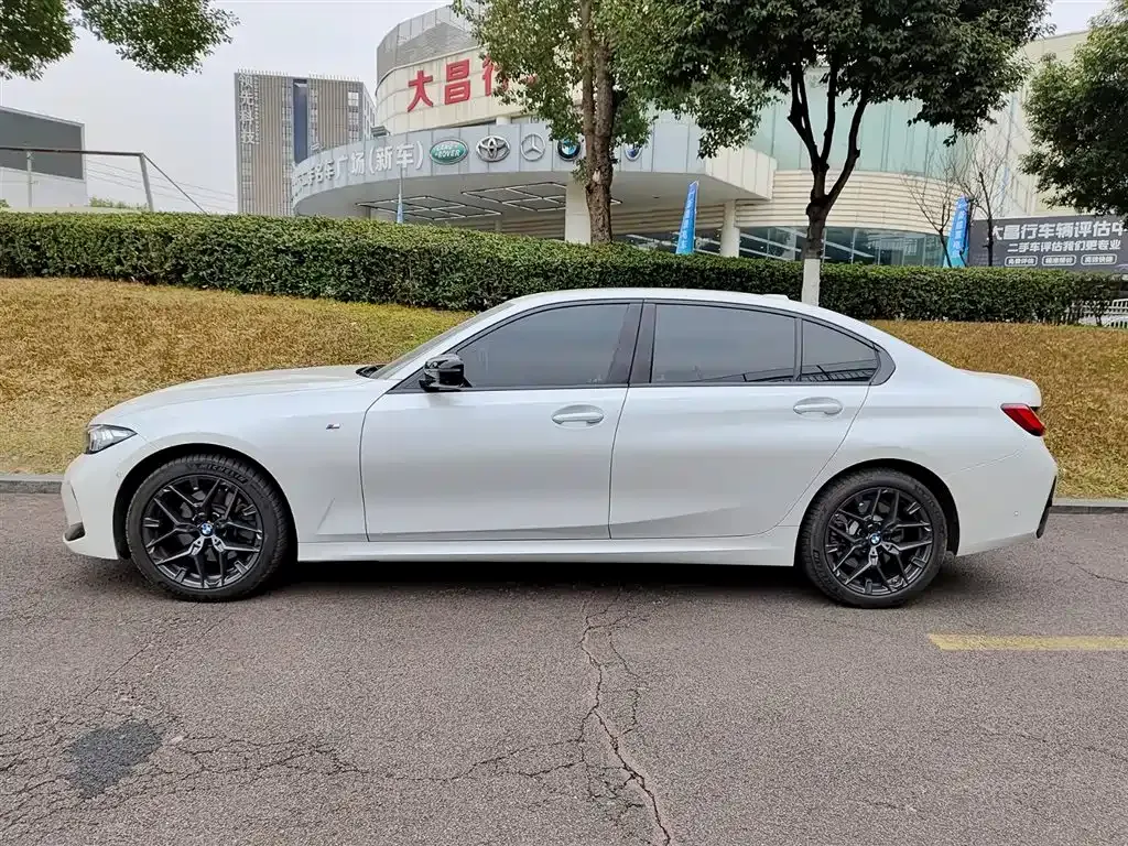 BMW 3 Series 2024 из CN, фото 4