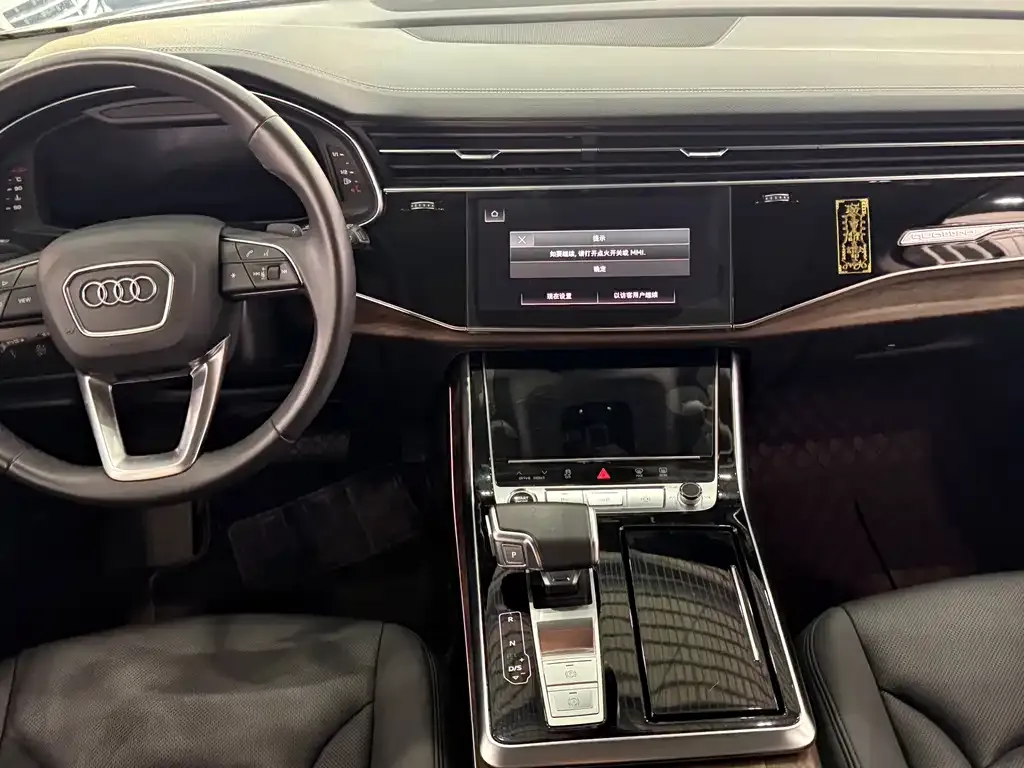 Audi Q7 2023 из CN, фото 4