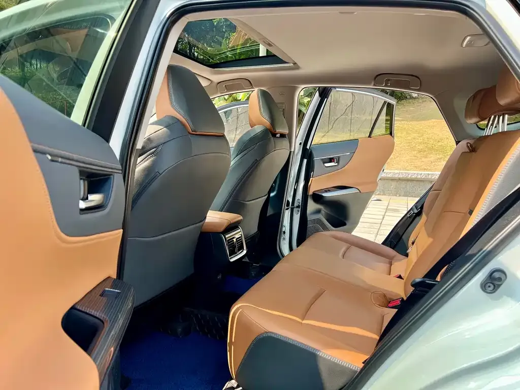 Toyota Venza 2022 из CN, фото 10