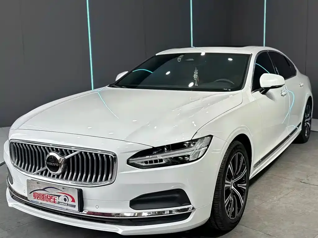 Volvo S90 — фото 1