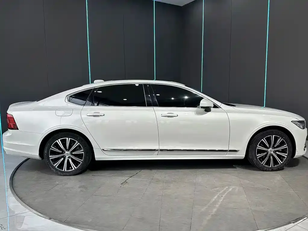 Volvo S90 — фото 4