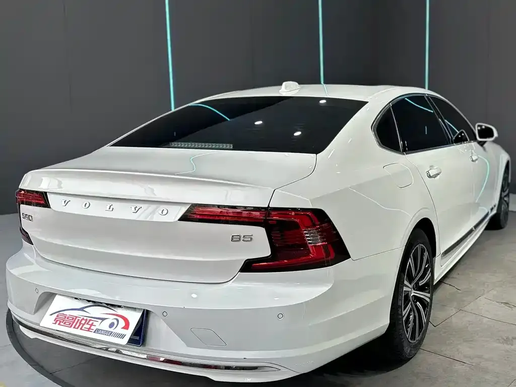 Volvo S90 — фото 3