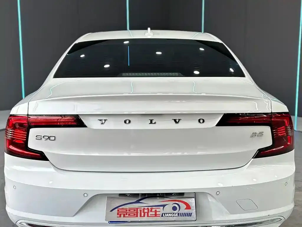 Volvo S90 — фото 2
