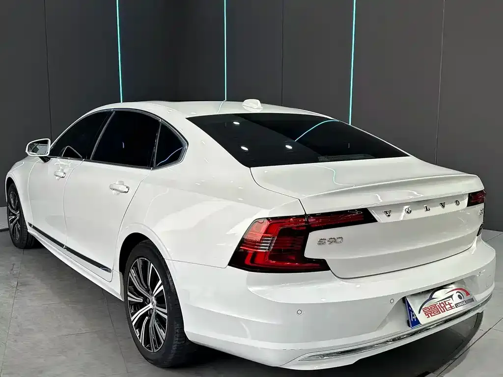 Volvo S90 — фото 7