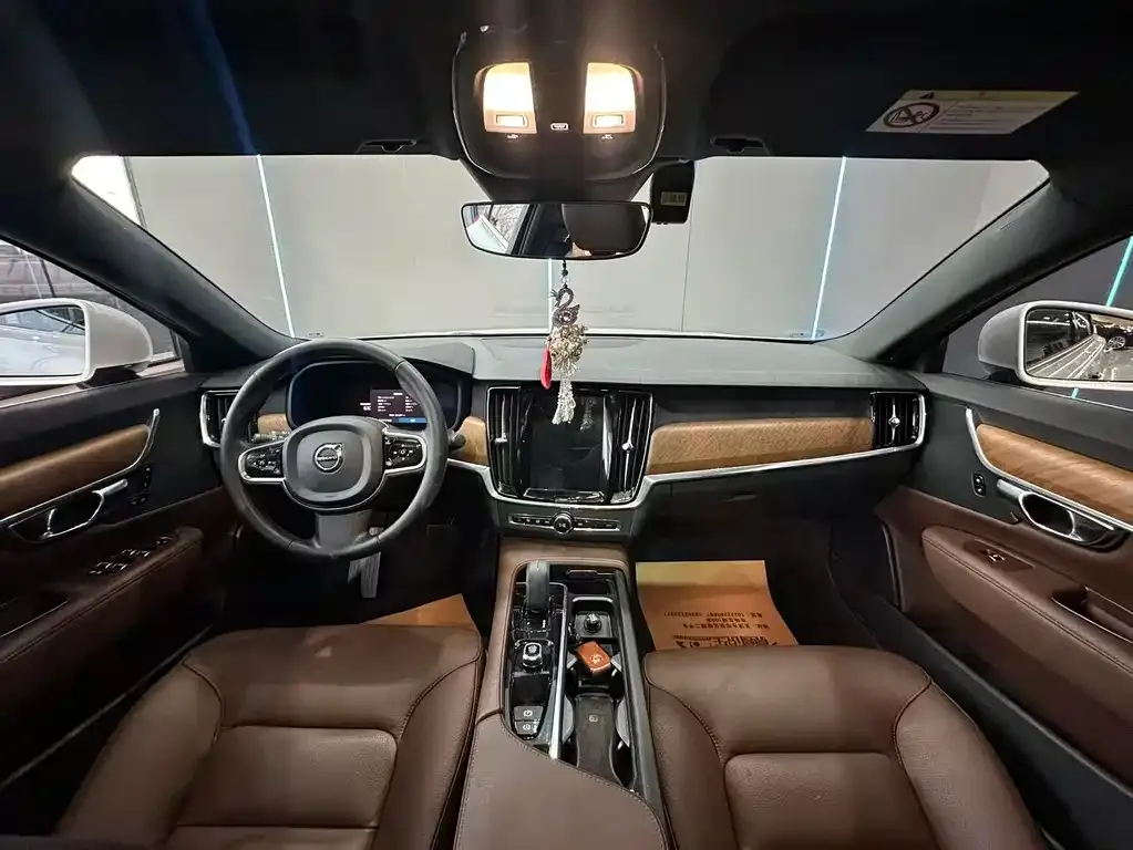 Volvo S90 — фото 9