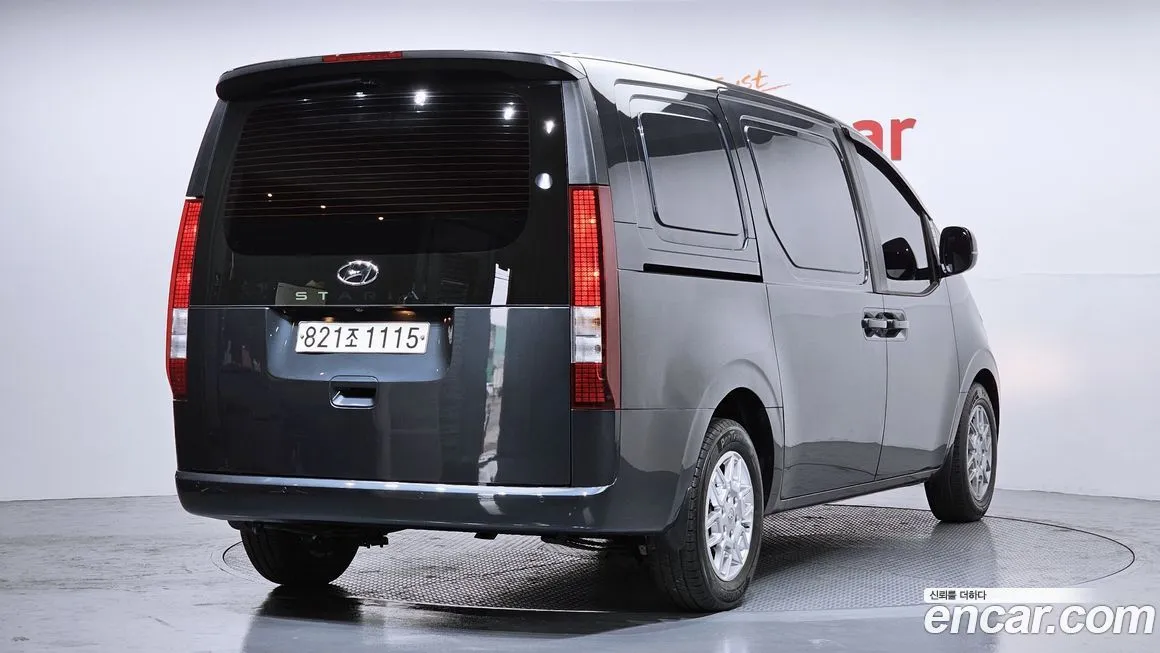 Hyundai Staria 2022 из KR, фото 2