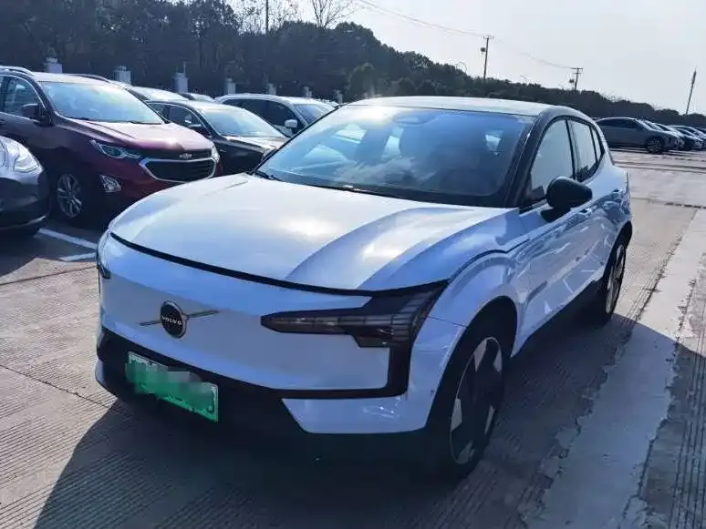 Volvo EX30 2024 из CN, фото 1