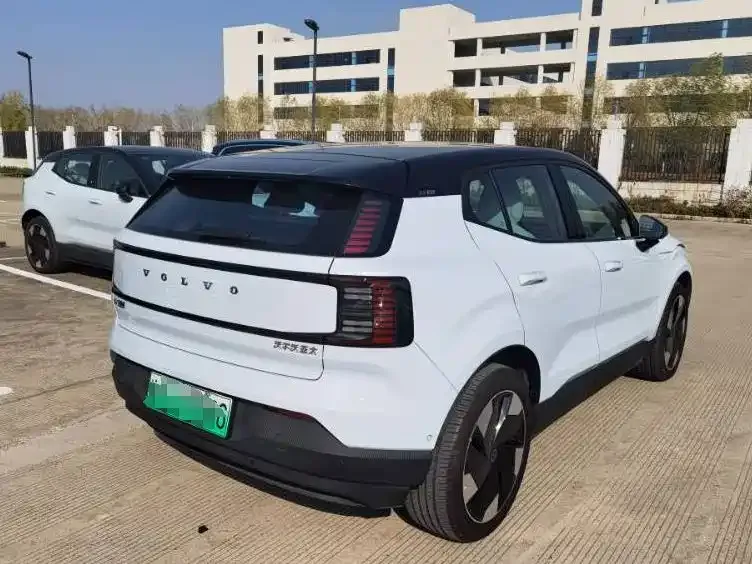 Volvo EX30 2024 из CN, фото 9