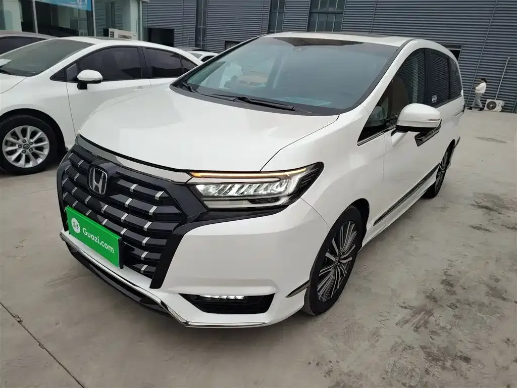 Honda Elysion 2023 из CN, фото 3