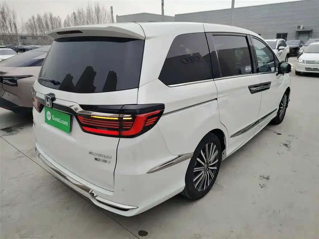 Honda Elysion 2023 из CN, фото 5