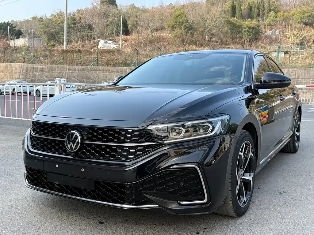 Volkswagen Passat 2023 из CN, фото 1