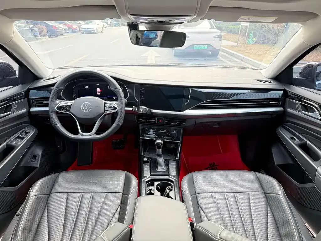 Volkswagen Passat 2023 из CN, фото 10