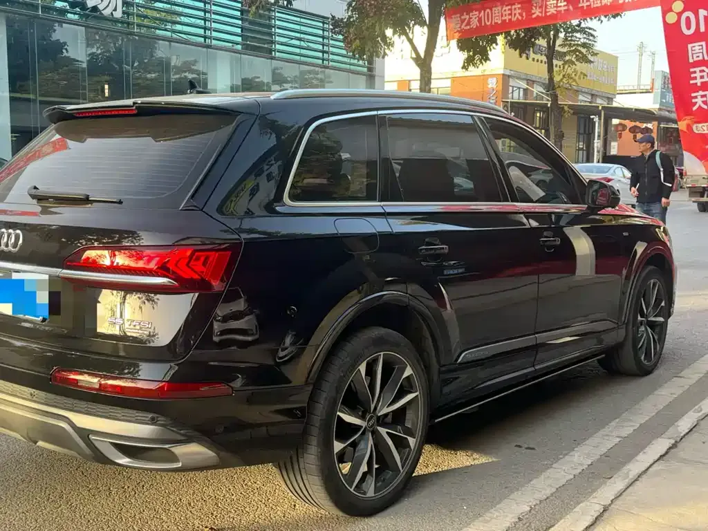 Audi Q7 — фото 8