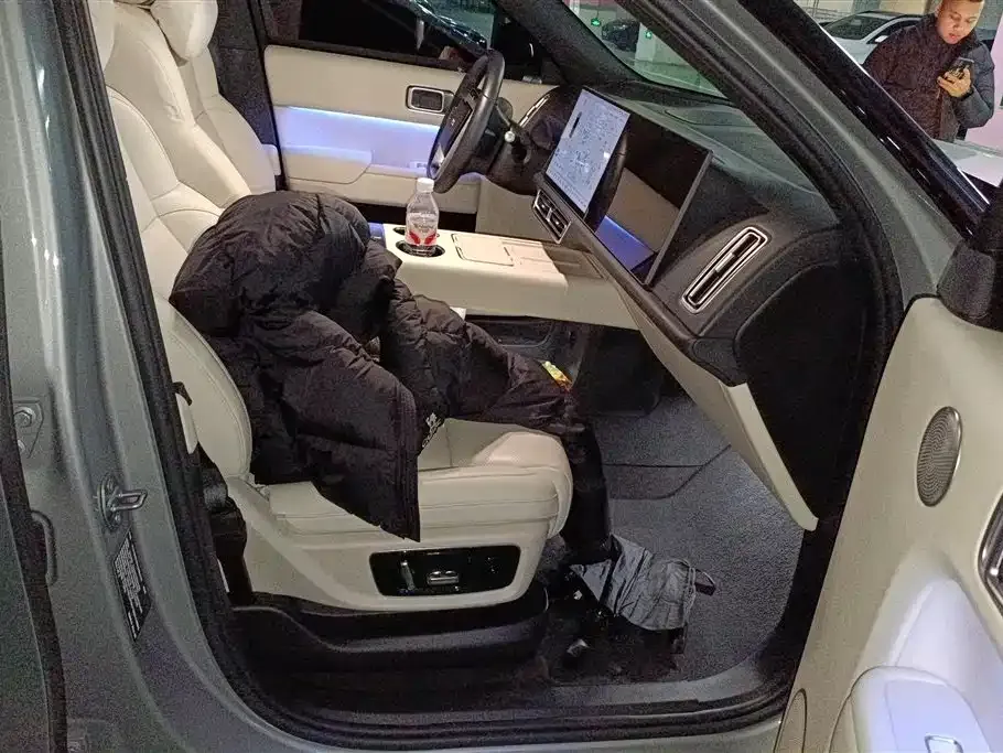 Li Auto L8 2024 из CN, фото 10