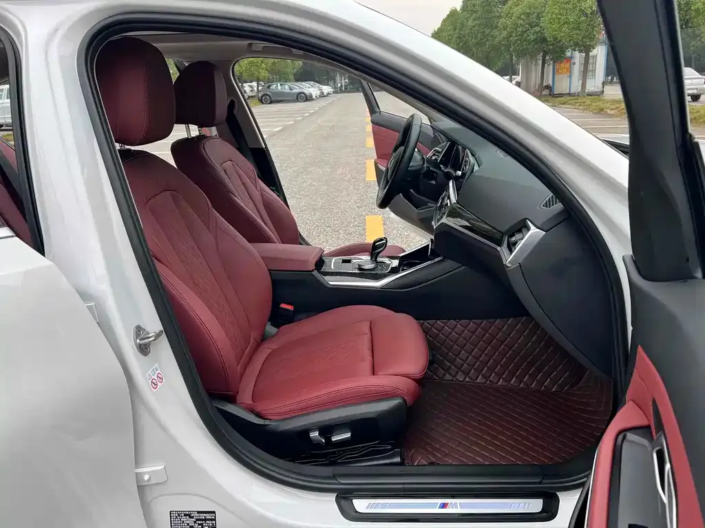 BMW 3 Series 2022 из CN, фото 9
