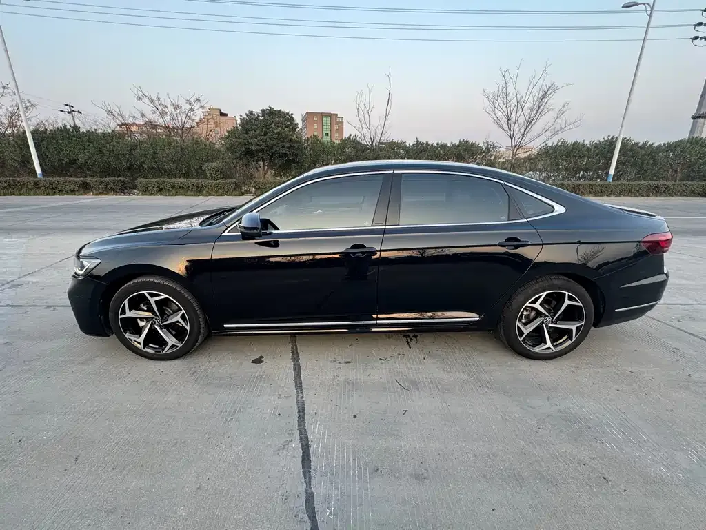 Volkswagen Passat — фото 6